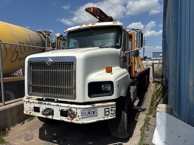 Jiffy Lift M21-8 Straight Boom on 2004 International DF567 6x4 Boom Truck