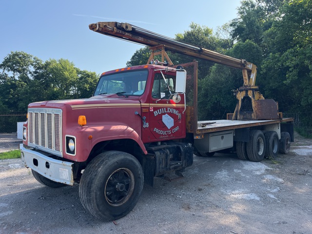 USTC M21-8 8000 lb Straight Boom on 1998 International F-2574 8x4 Boom Truck
