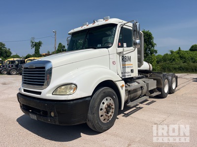 2005 Freightliner Columbia 120 6x4 تراكتور شاحنة نهارية (ثنائية المحور)