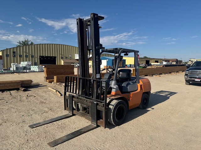 2003 Toyota 7FDKU40 9000 lb Cushion Tire Forklift