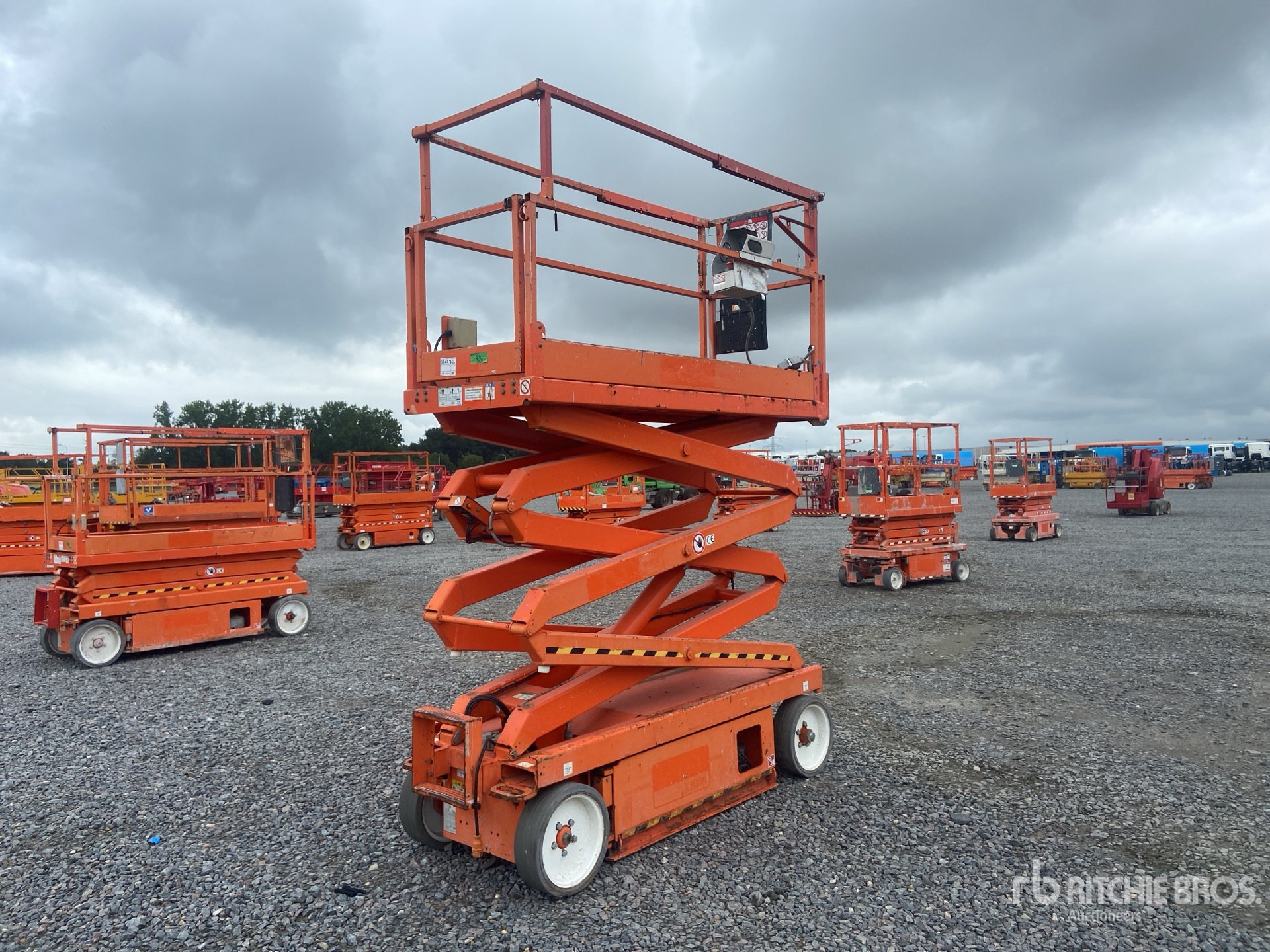 2015 Skyjack SJIII 3220 Electric Piattaforma aerea verticale