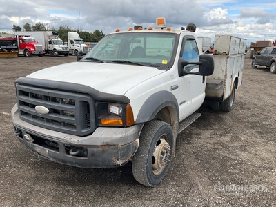 2005 Ford F-550 XL 4x2 Utility Truck