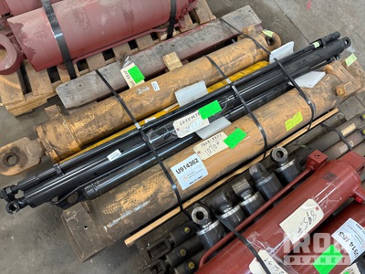 Quantity of (5) Manitex Various Hydraulic Cylinders Hydraulic Parts (Unused)
