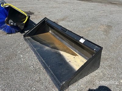 Mid-State 84 In Low Profile Godet pour Skid Steer