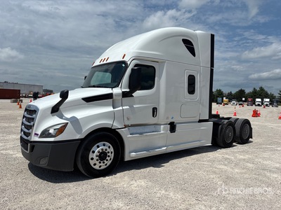 2018 Freightliner Cascadia 126 6x4 Sleeper Truck Tractor