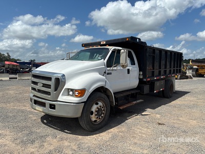 2006 Ford F-750 4x2 Extended Cab S/A Camión dumper