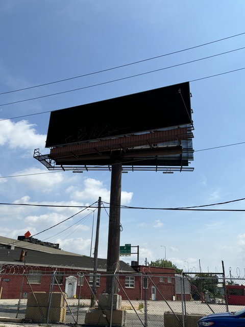 Double Sided Center Mount “V”, 20’ x 60’