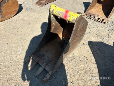 16 in Digging Excavator Bucket