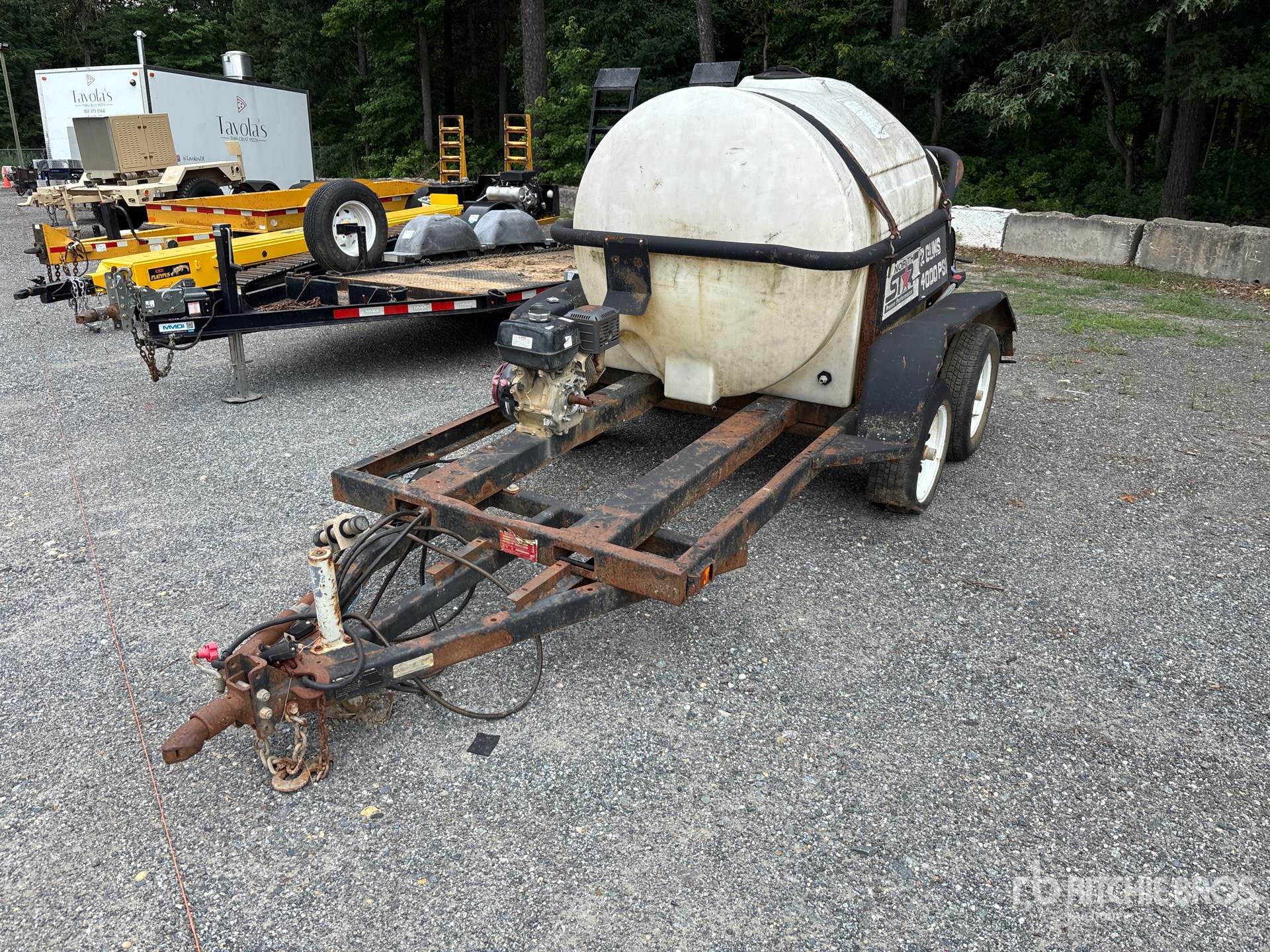2013 Northern Tool & Equipment Remolque de tanque de agua (Inoperable)