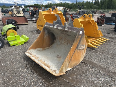 Accurate 58 in Q/C Cleanup Excavator Bucket - Fits Link-Belt 210x
