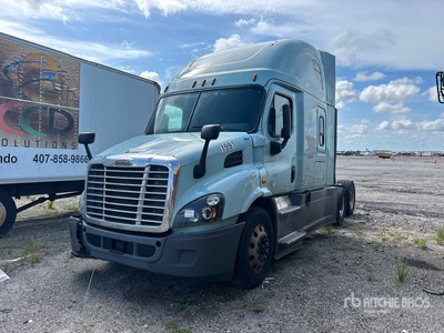 2018 Freightliner Cascadia 113 6x4 Cabeza Tractora Cabina Dormitorio (Inoperable)