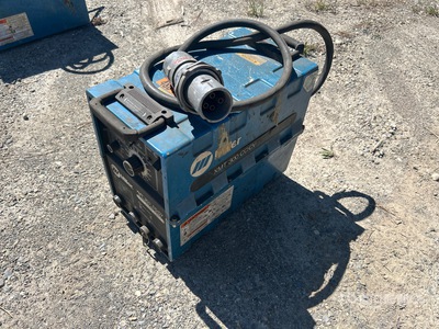 Miller XMT 300 300 A Inverter Arc Electric Welder