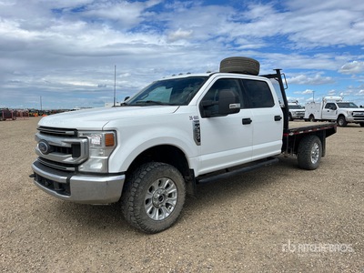 2022 Ford F-350 XLT 4x4 Crew Cab Camion à Plateau