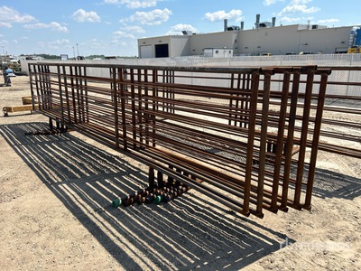 Quantity of (6) 24 ft x 5 ft 5 in Free Standing Livestock Panel