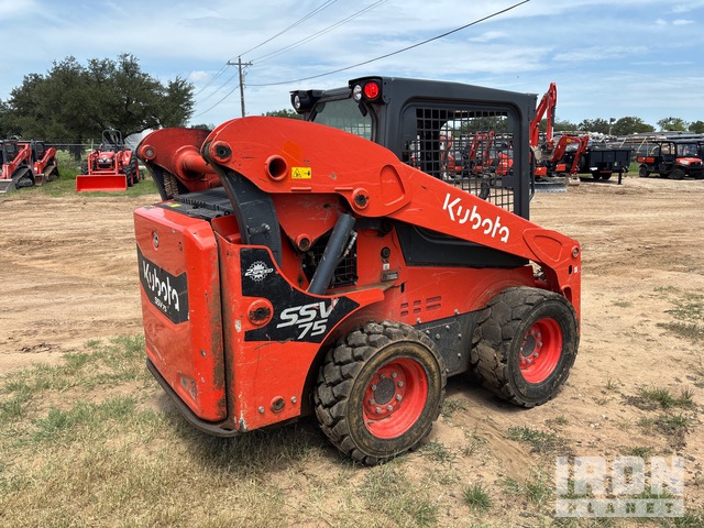 MINI CARGADOR SOBRE RUEDAS 2022 KUBOTA SSV75