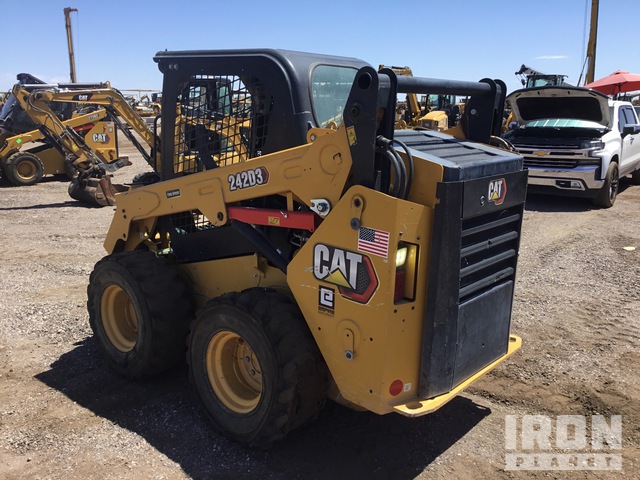 MINI CARGADOR SOBRE RUEDAS 2023 CATERPILLAR 242D3