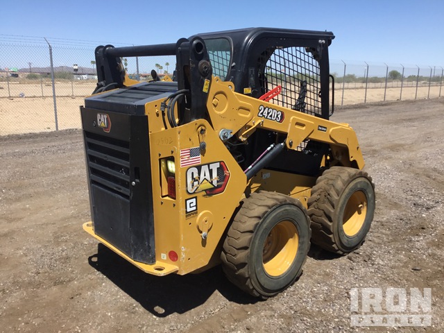 MINI CARGADOR SOBRE RUEDAS 2023 CATERPILLAR 242D3