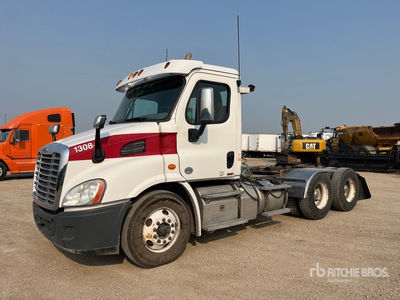 2015 Freightliner Cascadia 113 6x4 T/A Day Cab Truck Tractor