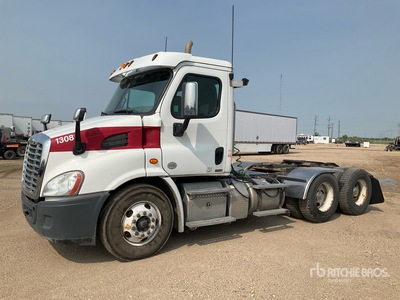 2015 Freightliner Cascadia 113 6x4 T/A Day Cab Truck Tractor
