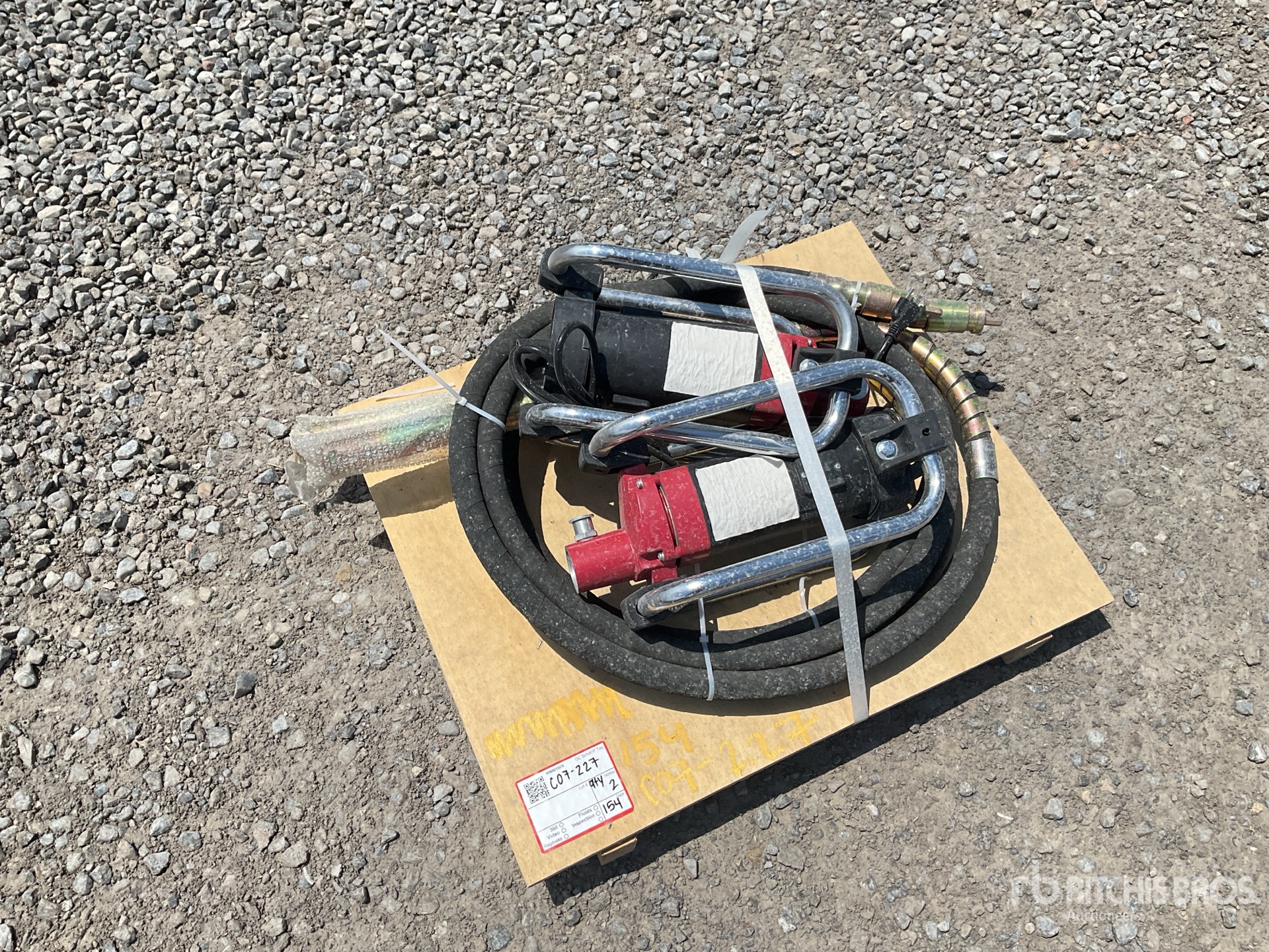 Quantity of (2) Pump Varios, Bomba