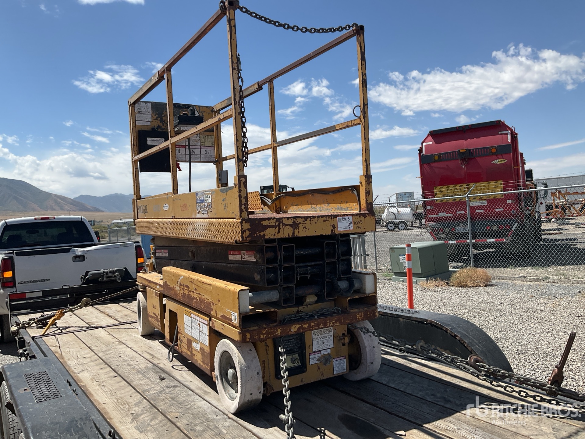 Grove SM2632E Scissor Lift