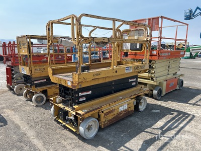 Grove SM3248E Electric Scissor Lift