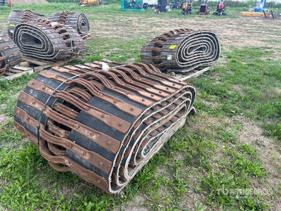 Quantity of (2) 40 inch Tracks