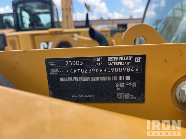 MINI CARGADOR SOBRE ORUGAS 2020 CATERPILLAR 239D3