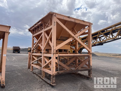 Simplicity Engineering 11 ft x 15 ft Vibratory Aggregate Feeder