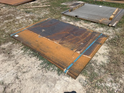 Quantity of (2) 2025 Kit Containers     5 ft 4 in x 7 ft 3 in (.87 in Thick) Road Placche in metallo (Unused)