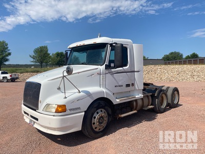 1998 Volvo VNL64T 6x4 Day Cab T/A Day Cab Truck Tractor