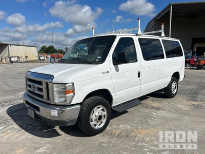 2013 Ford E-350 11 Passenger Van