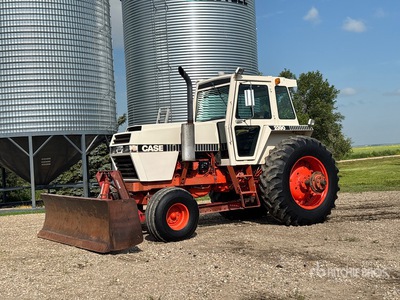 1983 Case 2390 2WD Tractor