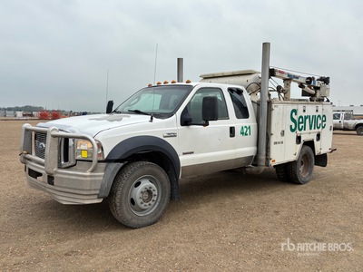 2006 Ford F-550 XLT 4x4 Extended Cab Service Truck