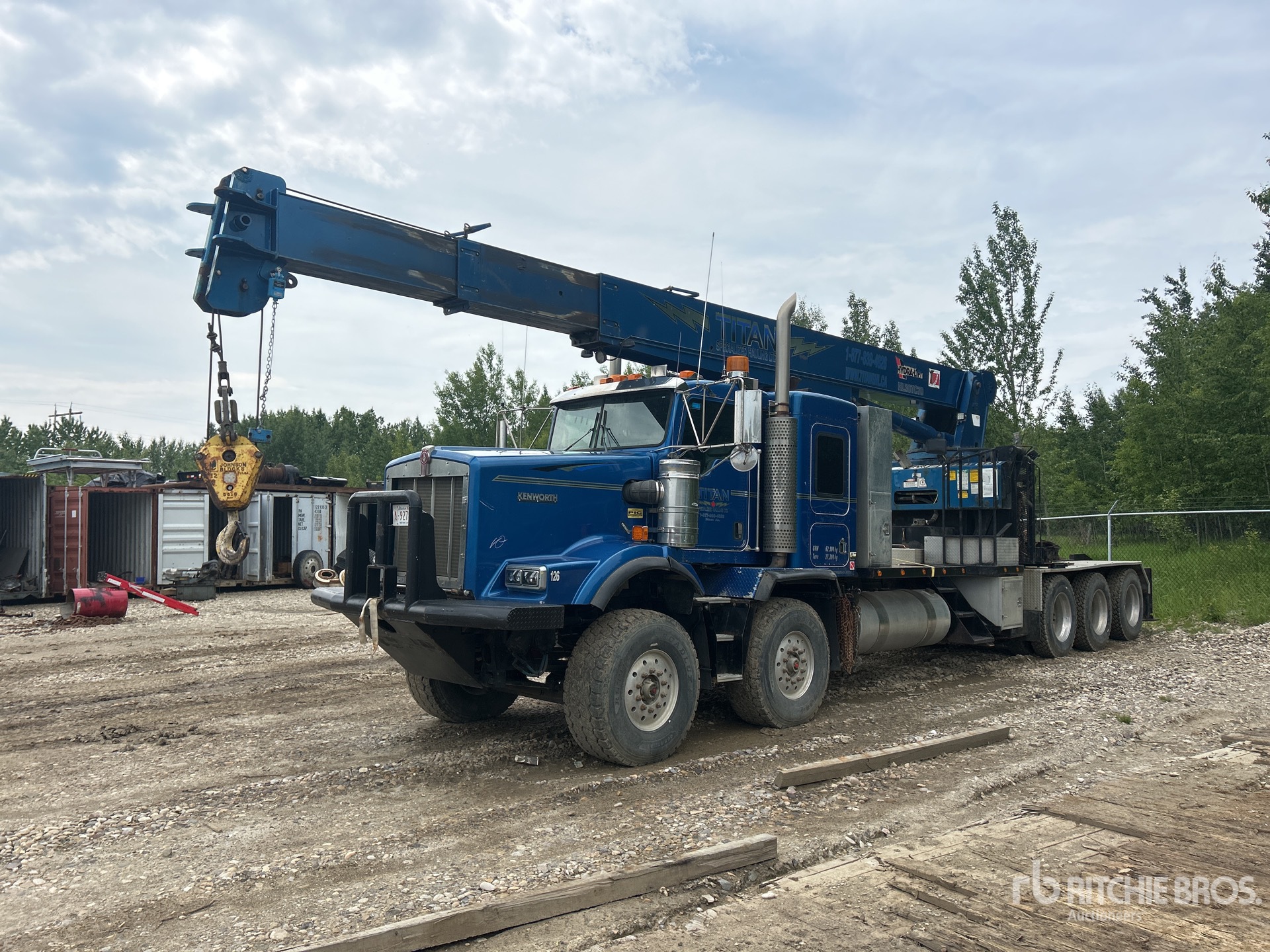 Weldco Hydralift HL30TC70 30 ton Straight Boom on 2007 Kenworth C500 10x6 Twin-Steer Sleeper Camion à flèche