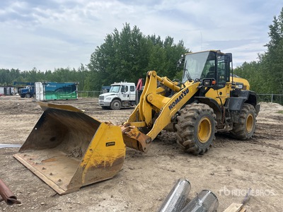 2018 Komatsu WA320-8 Pala Cargadora