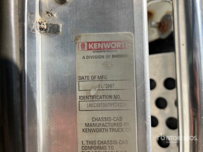 2007 Kenworth C500B 8x4 Twin-Steer Bed Truck