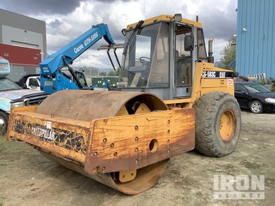 Cat CS-583C Smooth Drum Compactor