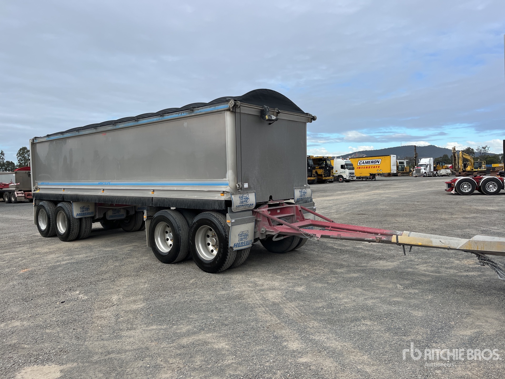 2018 Hercules 8 m Quad Dog End Dump Trailer