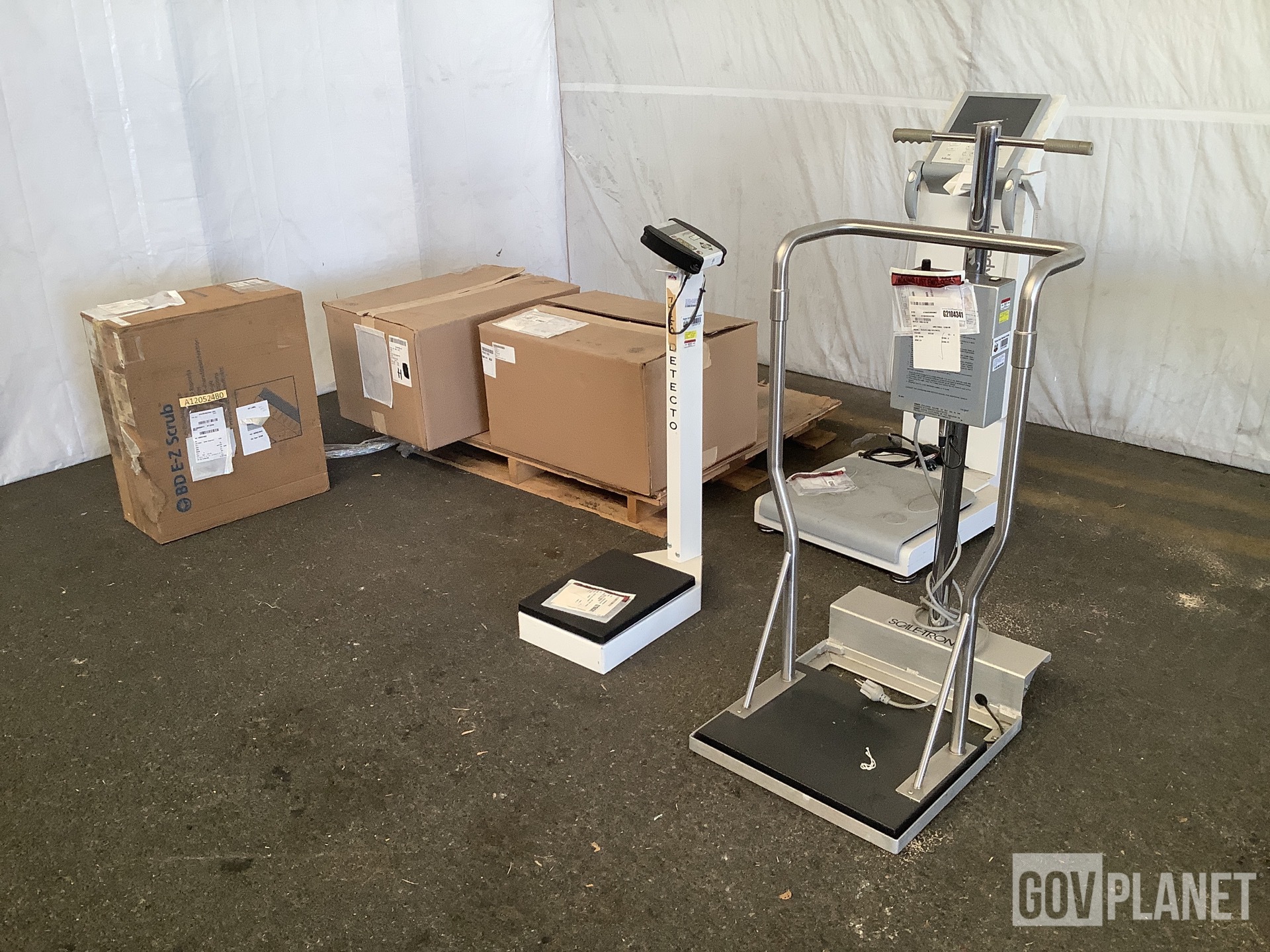 ◎  専用出品 PVM16-1KJ 露出用丸形ボックス〈カブセ蓋〉 (1方出) 1個 未来