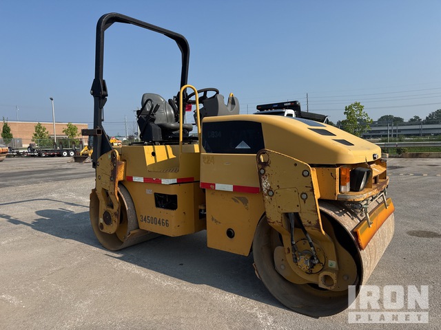 COMPACTADOR 2010 CATERPILLAR CB34