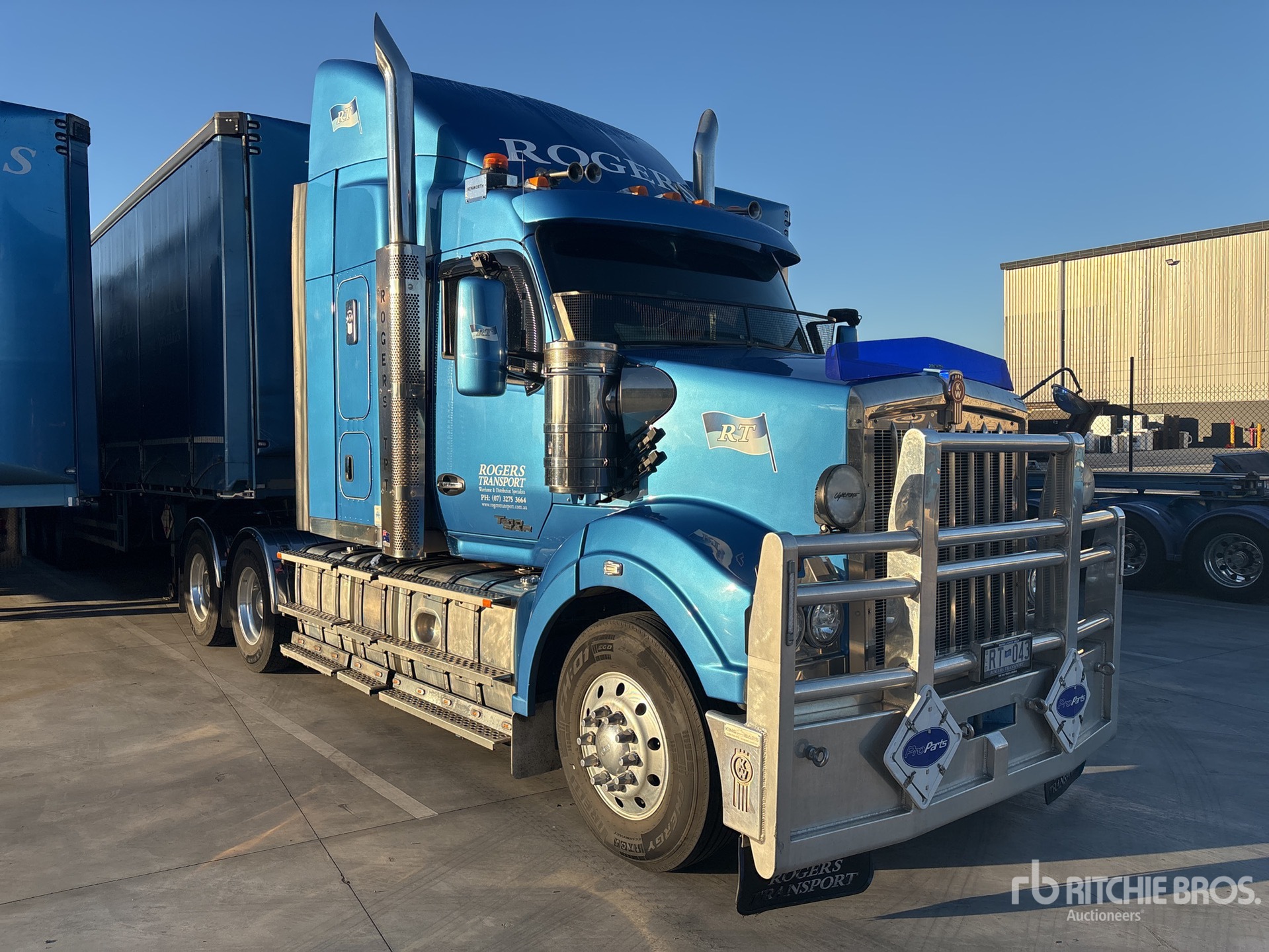 2022 Kenworth T610SAR 6x4 تراكتور شاحنة كابينة النوم (ثنائية المحور)