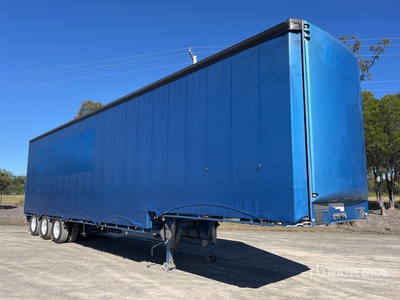 2016 MaxiTrans 13.3 m Tri/A Step Deck Curtain Side Trailer