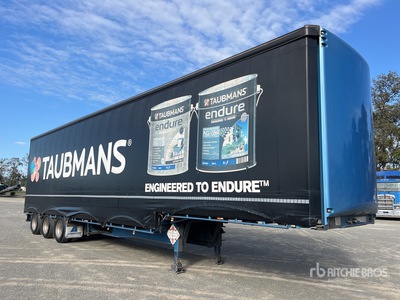 2014 MaxiTrans 13.3 m Tri/A Step Deck Curtain Side Trailer
