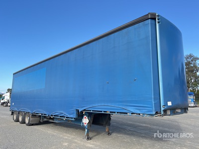 2013 MaxiTrans 13.3 m Tri/A Step Deck Curtain Side Trailer
