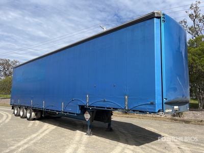 2018 MaxiTrans 13.3 m Tri/A Step Deck Curtain Side Trailer