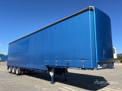 2021 MaxiTrans 13.3 m Tri/A Step Deck Curtain Side Trailer