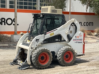 2021 Bobcat S18 Chargeuse à direction à glissement