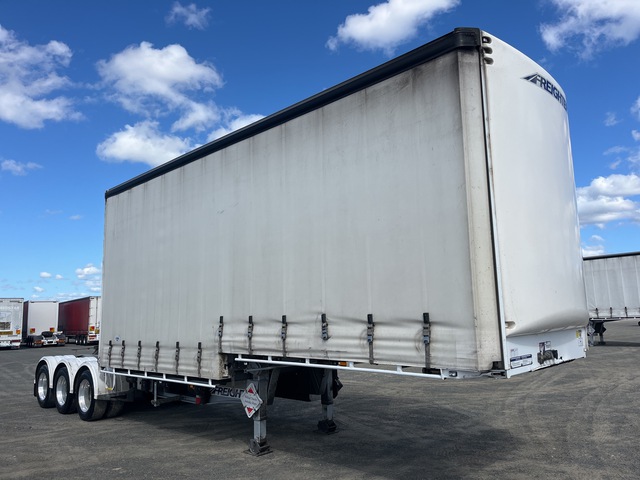 2022 MaxiTrans 7.3 m Tri/A B-Double Lead Step Deck Tautliner Trailer