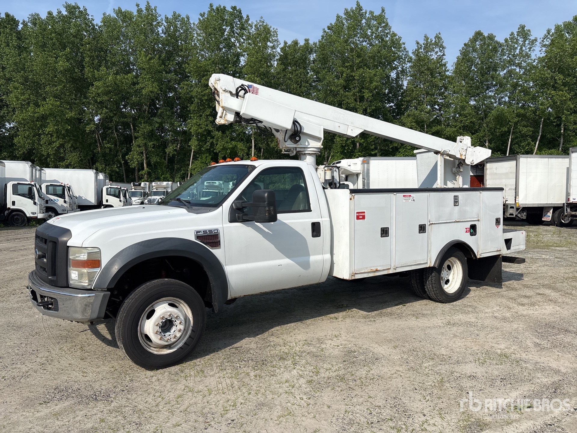 Altec AT200A 30 ft on 2008 Ford F-550 XL 4x2 Bucket Truck
